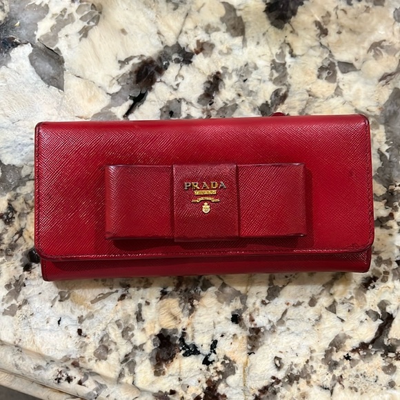 Prada EUC Saffiano Leather Long Bifold Ribbon Wallet Red Bow Logo - Picture 2 of 7